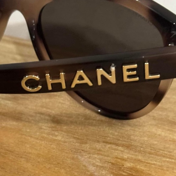 Chanel Pantos Sunglasses Tortoise - Picture 4 of 5